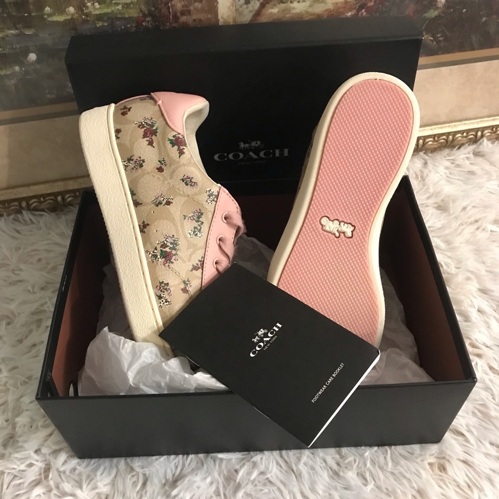 Snakers - Picture 2 of 3